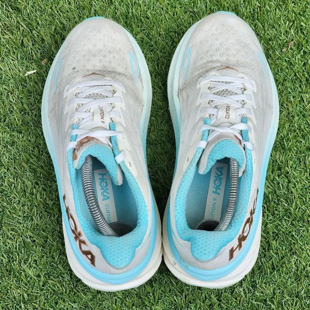HOKA CLIFTON 9 - Womens Athletic Shoes - SIZE 8.D WIDE